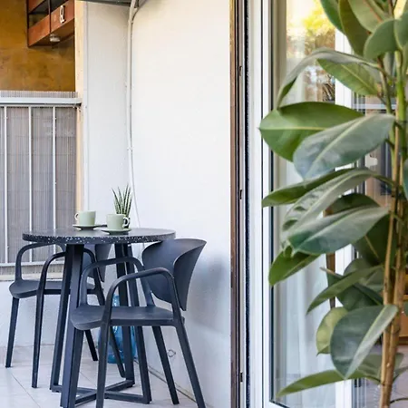 Bright And Stylish In Palaio Faliro Athens