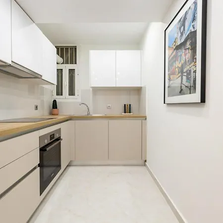 Apartment Bright And Stylish In Palaio Faliro Athens