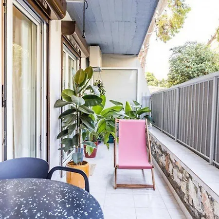 Apartment Bright And Stylish In Palaio Faliro