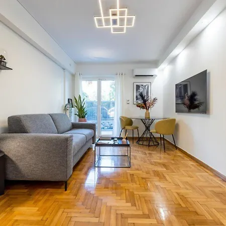 Bright And Stylish In Palaio Faliro Apartment