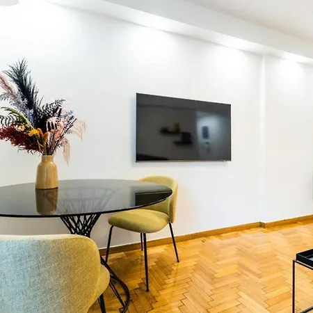 Apartment Bright And Stylish In Palaio Faliro Athens