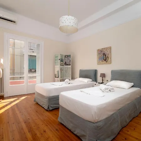 Vintage And Spacious 3ba Next To Ancient Center Athens