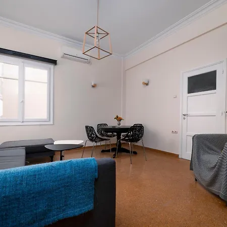 Vintage And Spacious 3ba Next To Ancient Center *
