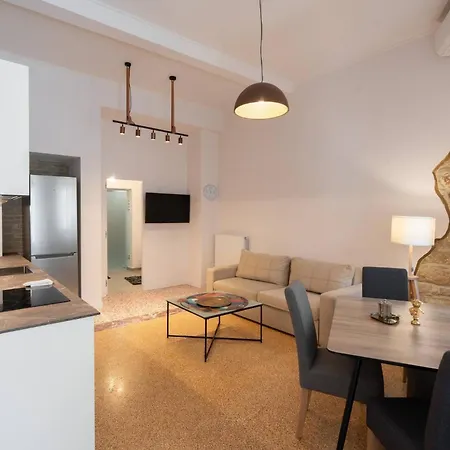 Daire 2br 5' From Filopappou *