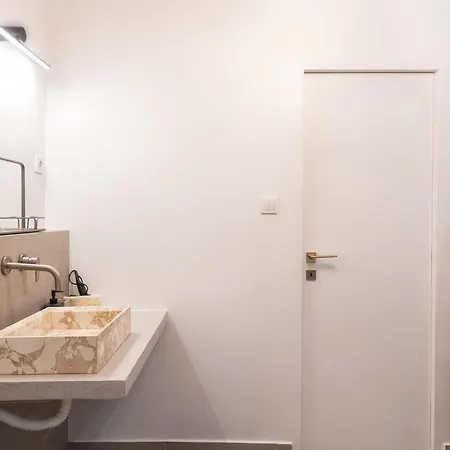 2br 5' From Filopappou * Atina
