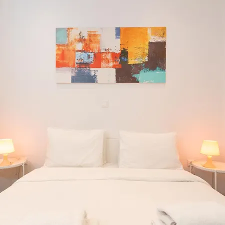 Spacious Peaceful In Apartment *