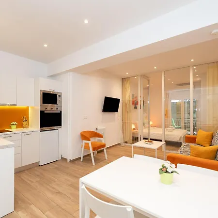 Spacious Peaceful In Apartment