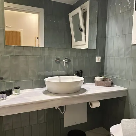 Belle - Luxury At Monastiraki Railway Station Hotell