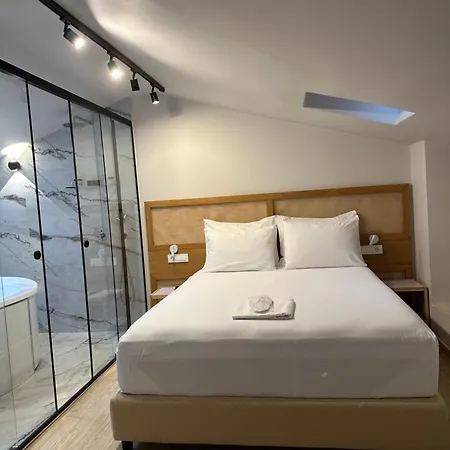 Belle - Luxury At Monastiraki Railway Station Hotell