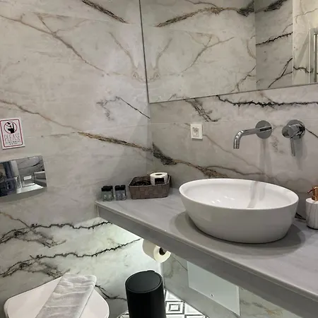 Belle - Luxury At Monastiraki Railway Station Hotell Aten