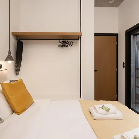 Aparthotel Three-apartment Building With Rooftop Access - Acropolis View Athens