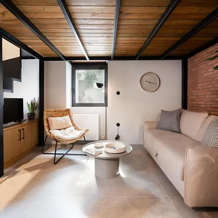 Aparthotel Three-apartment Building With Rooftop Access - Acropolis View