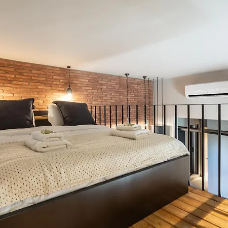 Three-apartment Building With Rooftop Access - Acropolis View *