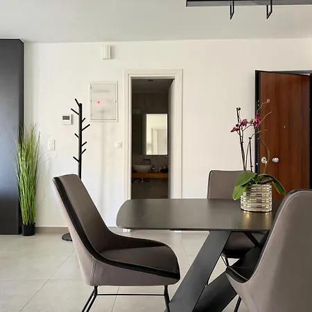 Th0 Luxury Two Bedrooms With High-tech Amenities