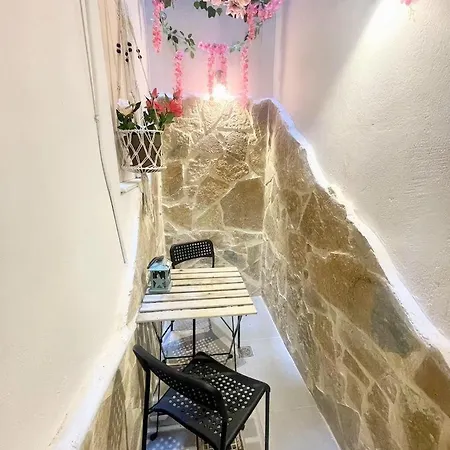 Apartment Family Sleeps 4 *