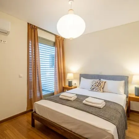 Award-winning Yellow-spot Apartamento Atenas