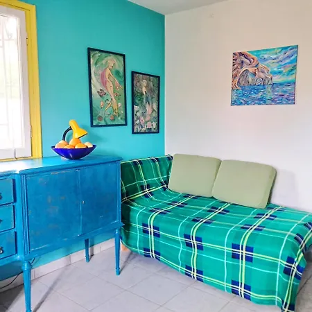 Painter's House By The Holiday home *