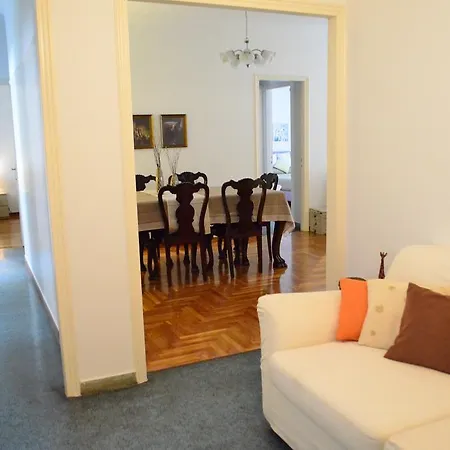Pedion Areos Park 5 Center 5