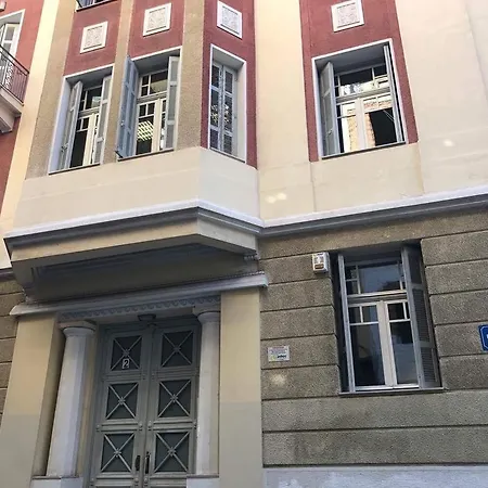Art House Apartment *