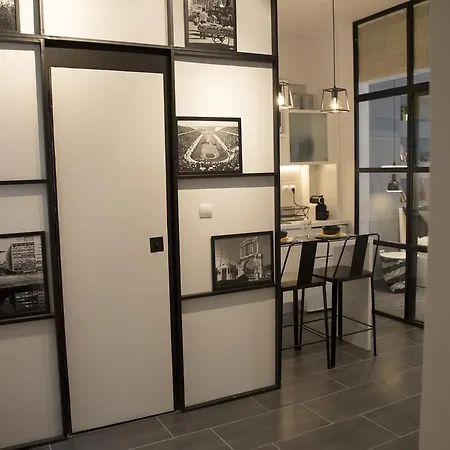Super Stylish In Syntagma Square! Apartment Athens