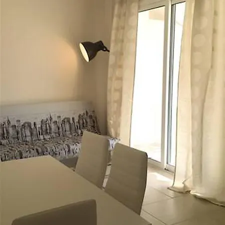 Apartment The White House
