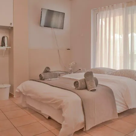 Modern Minimalistic Sunny With Balcony Appartamento