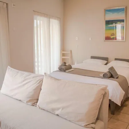 Modern Minimalistic Sunny With Balcony * Atene
