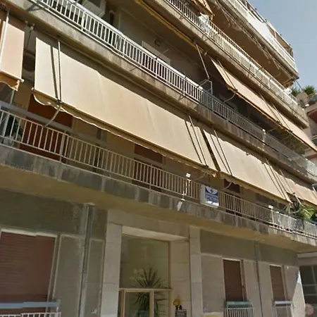 In The Center Near The Railway Station, 100 Meters From The Metro Apartment *