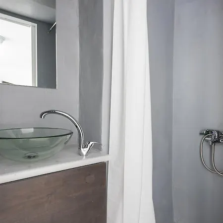 Grey Matter Apartment *
