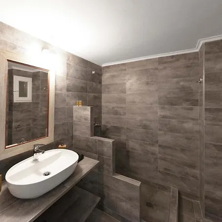 Spacious 3 Bedroom Near Acropolis Museum * Athènes