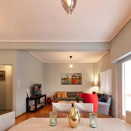 Spacious 3 Bedroom Near Acropolis Museum * Athènes
