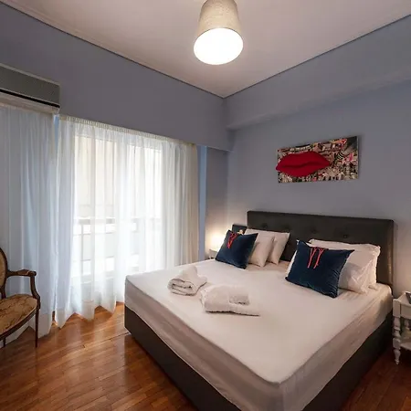 Spacious 3 Bedroom Near Acropolis Museum *