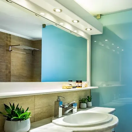 Elegant Central Apartments - Acropolis View & Garden