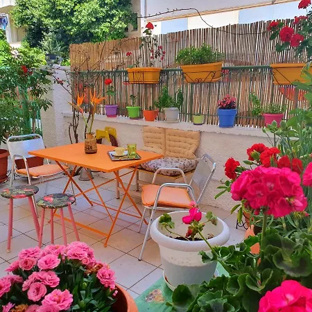 Casa Bonita, House With Private Entrance And Garden, Between Center And Sea