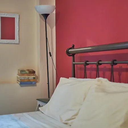 Casa Bonita, House With Private Entrance And Garden, Between Center And Sea Apartment Athens