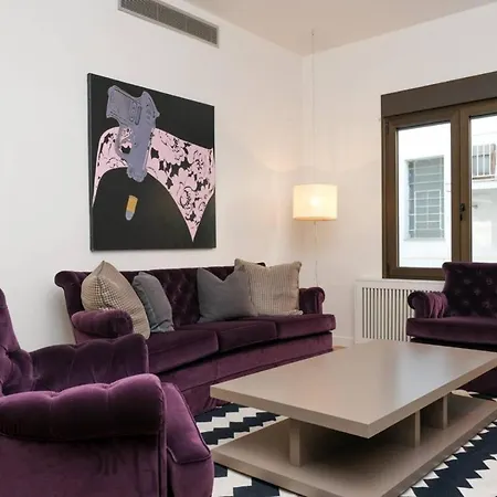 Urban Luxury Homm Apt. In Deinokratous Str.