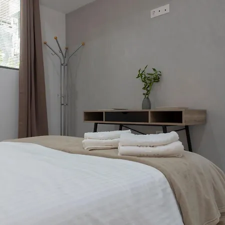 Bright Eco Apartman *