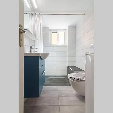 Cozy Flat With 1 Bedroom Next To Metro Station Apartment *