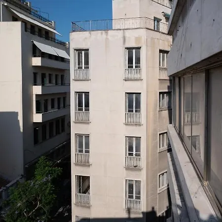 Polytimon, An Athenian Neoclassical Αθήνα