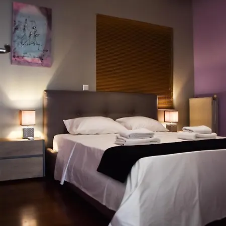 Apartment βright Walled Designed In Glyfada Center Athens