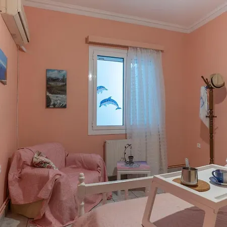 Casa Bonita, House With Private Entrance And Garden, Between Center And Sea Apartment