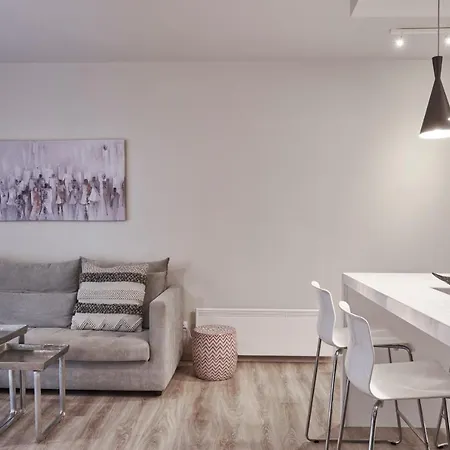 Apartment Charitos Iχ, Chic N Modern 2bd Athens