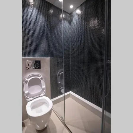Gk Apartment, Daire Atina