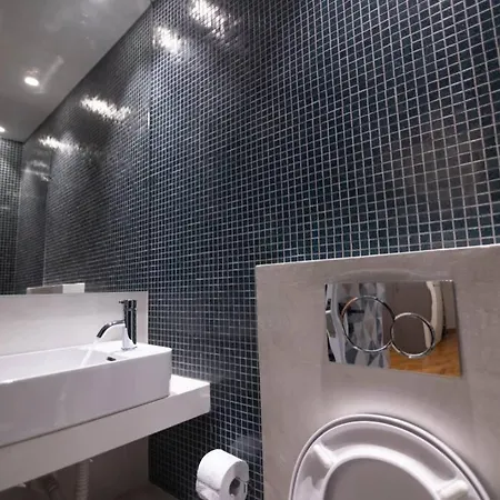 Gk Apartment, Daire Atina