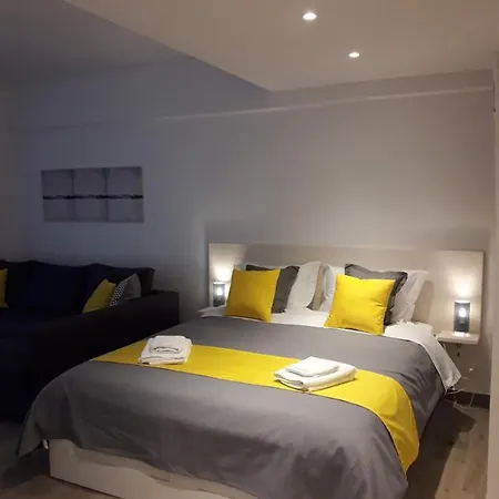 Kolonaki Luxury Backyard Apartament