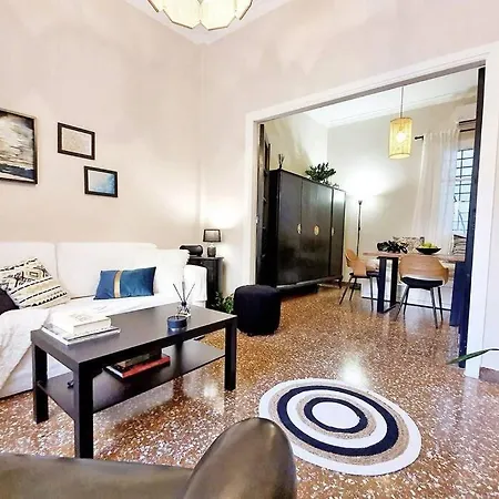 Cozy Stylish Apt., 800m To Metro, 2min To Highway Apartment *