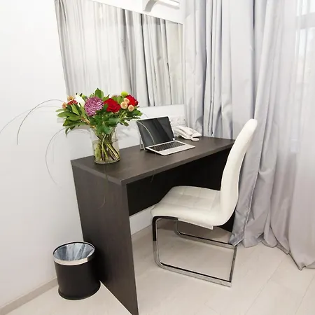 Boss Boutique By Prima Hotel