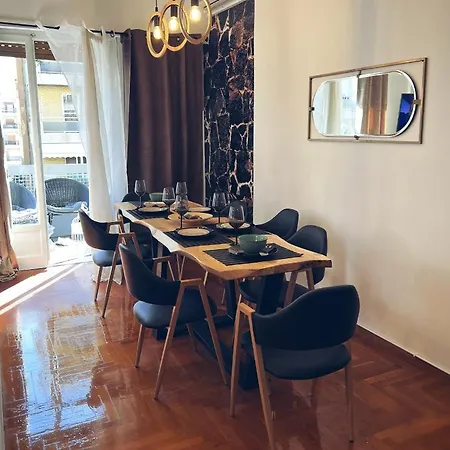 Apartment Seaside In Flisvos Marina Athens