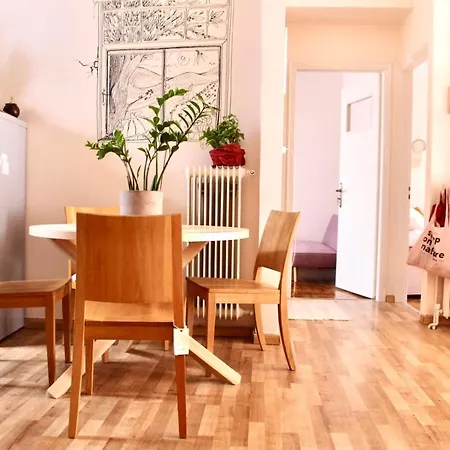Apartment By Locals Tribe *