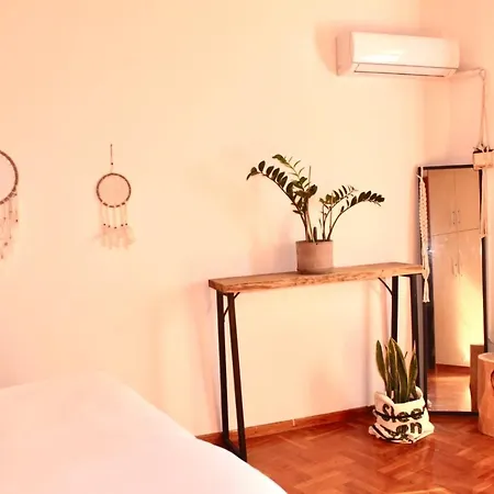 Apartment By Locals Tribe